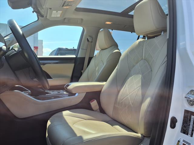 2021 Toyota Highlander Hybrid Platinum