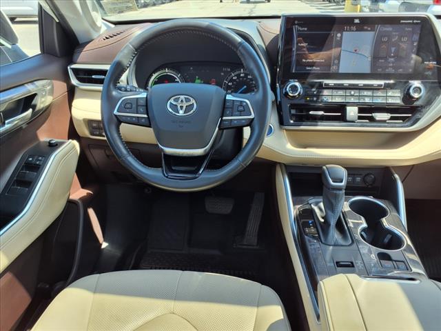 2021 Toyota Highlander Hybrid Platinum