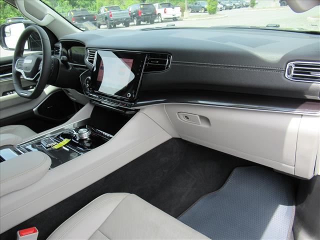 2023 Jeep Wagoneer Base