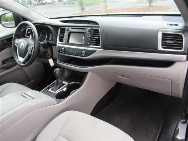 2016 Toyota Highlander LE