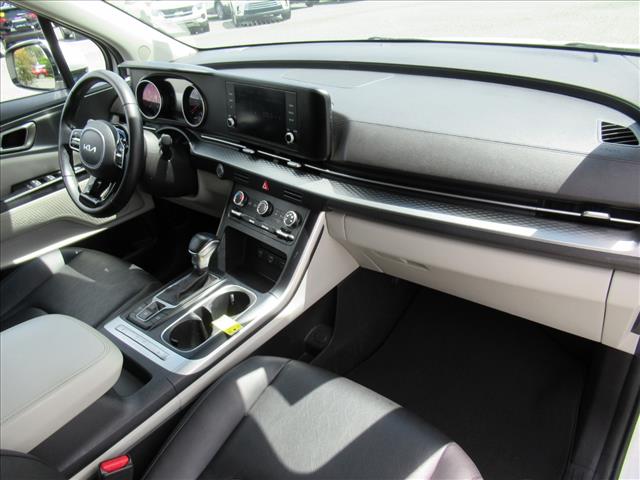 2023 Kia Carnival LX