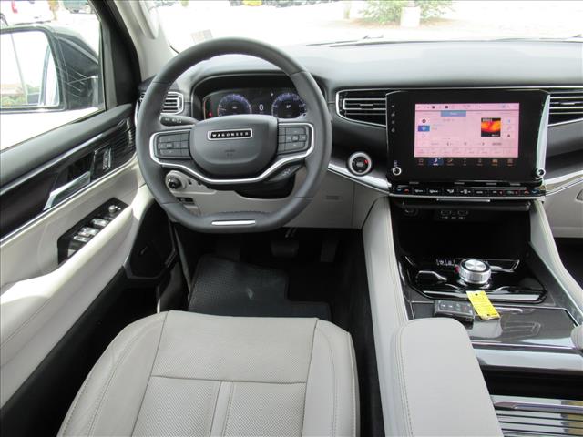 2023 Jeep Wagoneer Base