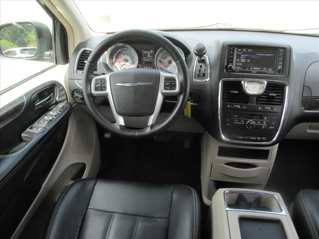 2014 Chrysler Town and Country Touring