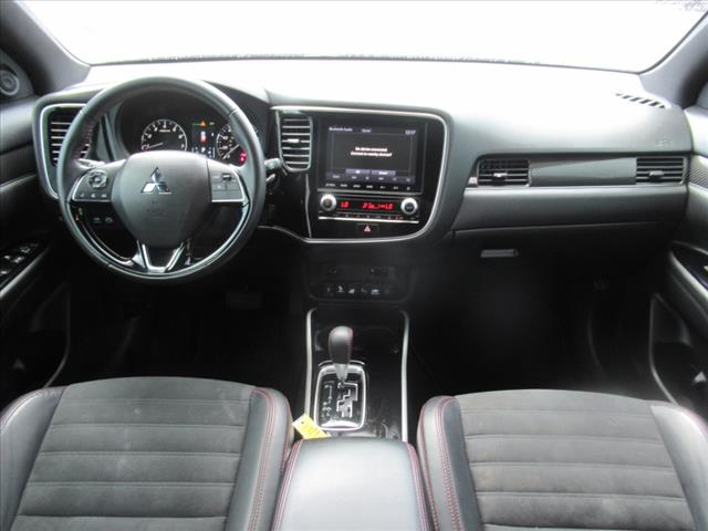2020 Mitsubishi Outlander Special Edition