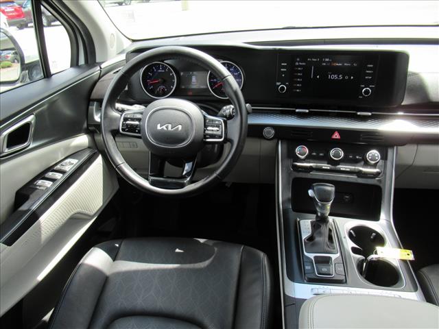 2023 Kia Carnival LX