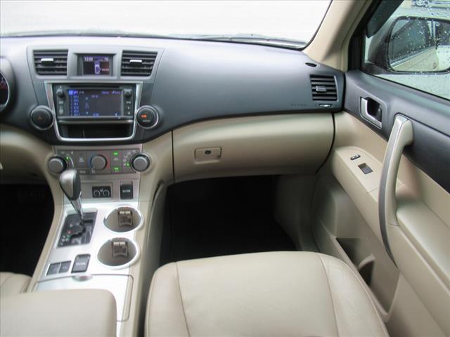 2013 Toyota Highlander SE