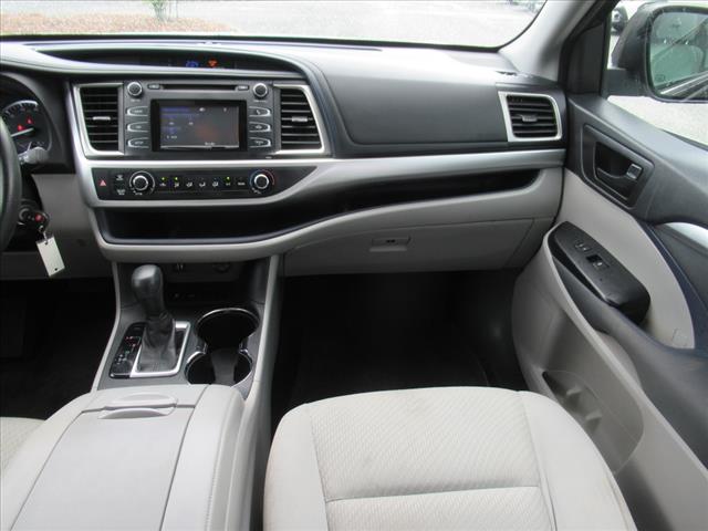 2016 Toyota Highlander LE