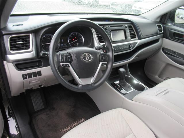 2016 Toyota Highlander LE