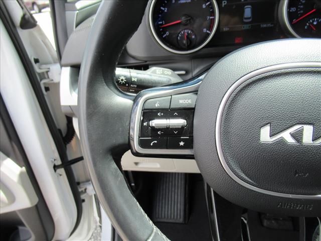 2023 Kia Carnival LX