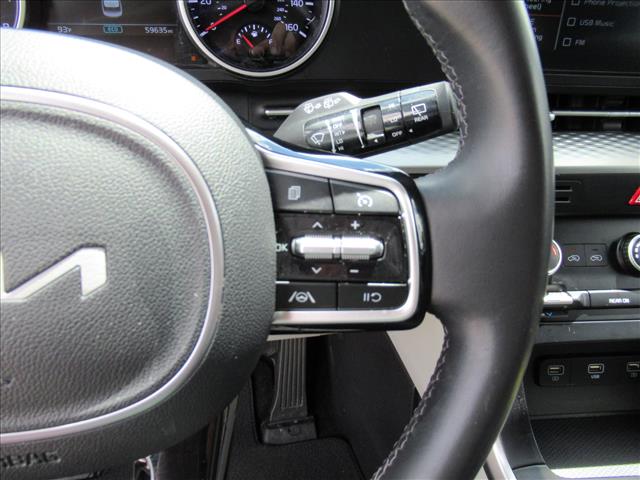 2023 Kia Carnival LX