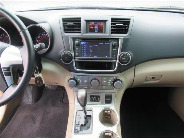 2013 Toyota Highlander SE
