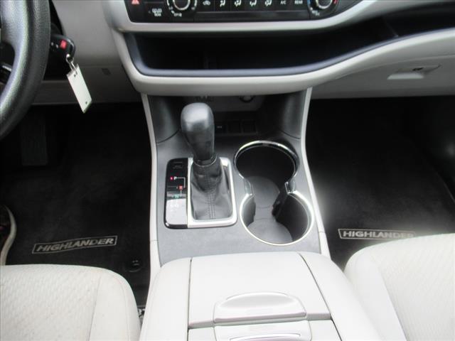 2016 Toyota Highlander LE