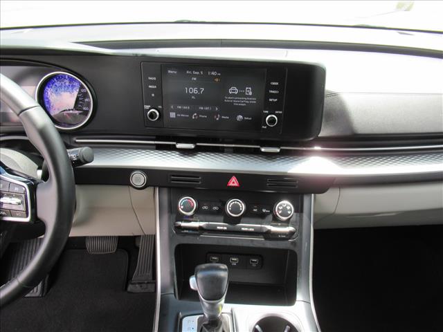 2023 Kia Carnival LX