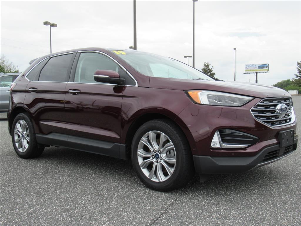 Red (Burgundy Velvet Metallic Tinted Clearcoat R3) 2019 Ford Edge Titanium AWD SUV / Crossover All-Wheel Drive 8-Speed Automatic