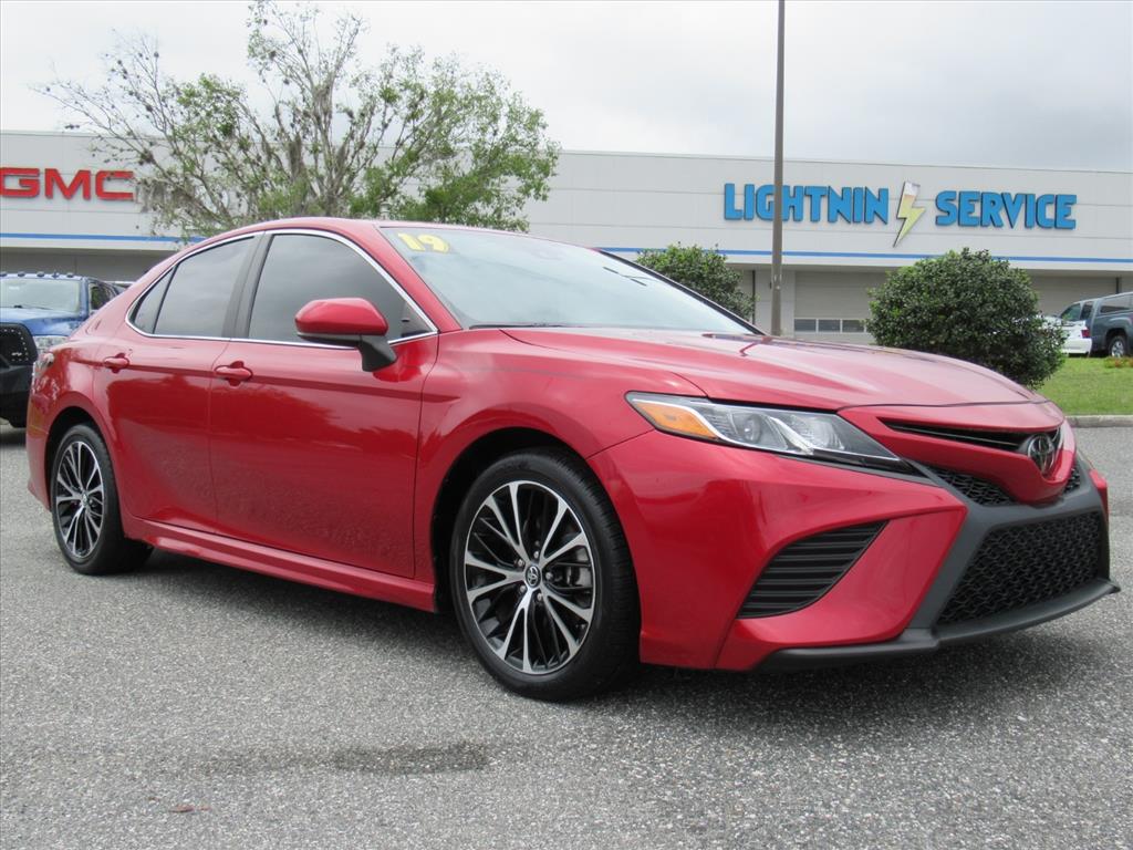 Supersonic Red 2019 Toyota Camry SE FWD Sedan Front-Wheel Drive 8-Speed Automatic