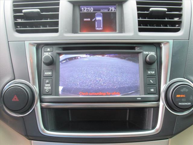 2013 Toyota Highlander SE