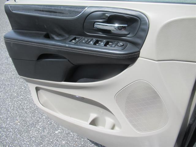 2014 Chrysler Town and Country Touring