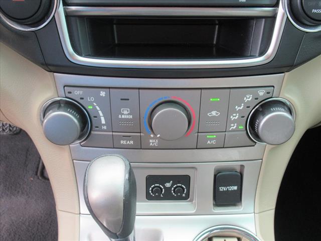 2013 Toyota Highlander SE
