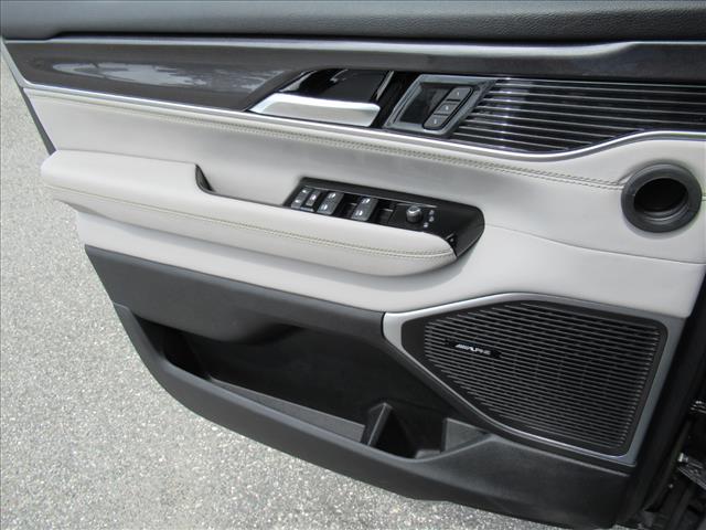 2023 Jeep Wagoneer Base