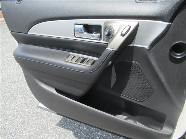 2013 Lincoln MKX Base