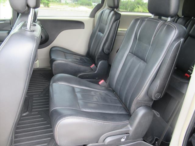 2014 Chrysler Town and Country Touring
