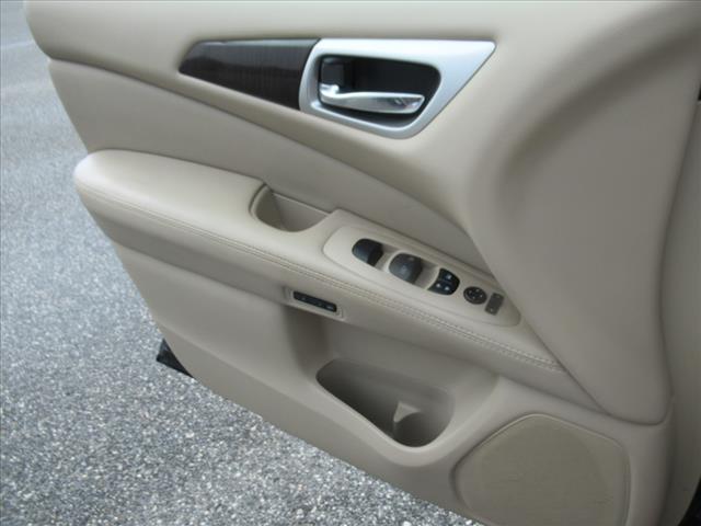 2014 Nissan Pathfinder Platinum