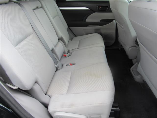2016 Toyota Highlander LE