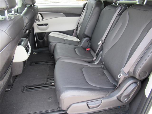 2023 Kia Carnival LX