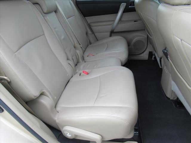 2013 Toyota Highlander SE