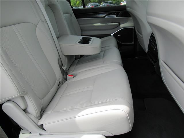 2023 Jeep Wagoneer Base
