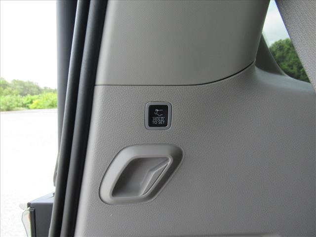 2023 Jeep Wagoneer Base