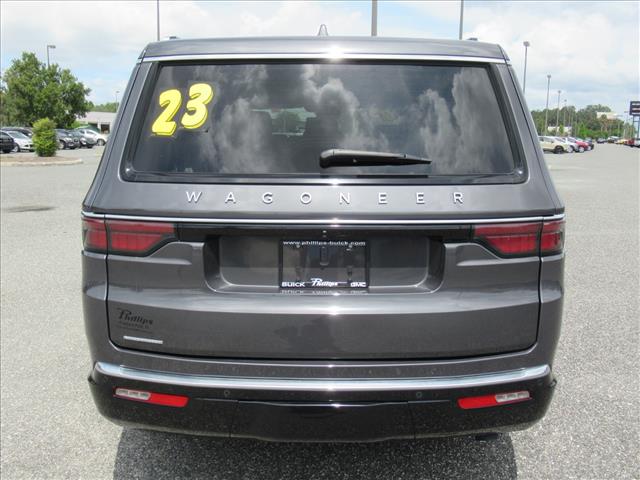 2023 Jeep Wagoneer Base