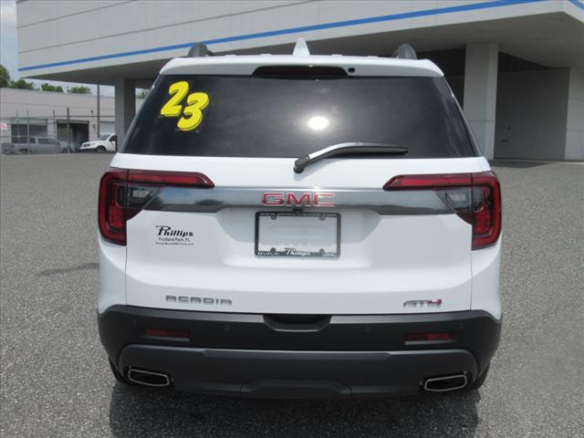 2023 GMC Acadia AT4