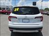 2022 Honda Pilot Touring w/Rear Captain's Chairs