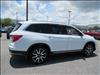 2022 Honda Pilot Touring w/Rear Captain's Chairs