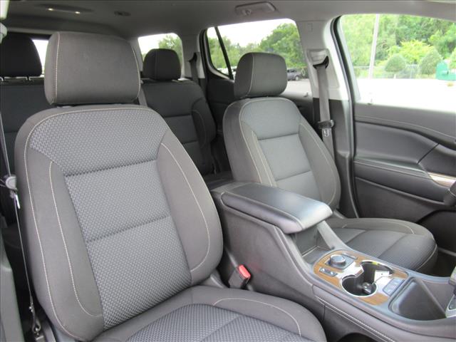 2022 GMC Acadia SLE