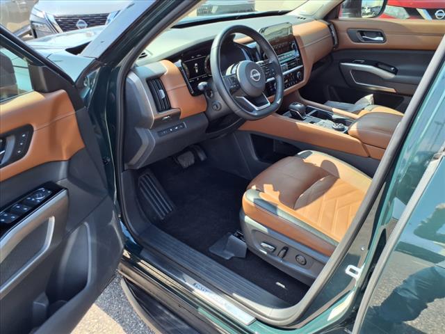 2023 Nissan Pathfinder Platinum