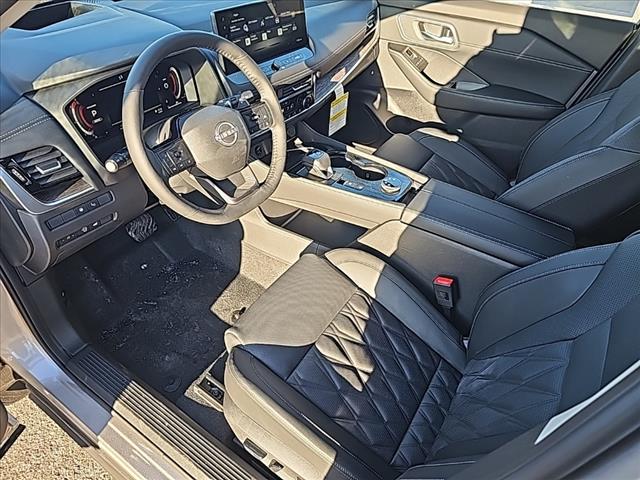 2025 Nissan Rogue Platinum
