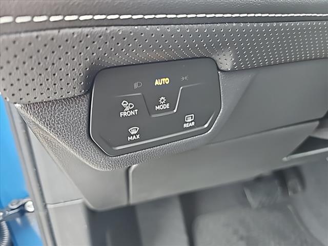 2025 Volkswagen Atlas Cross Sport SE 4Motion