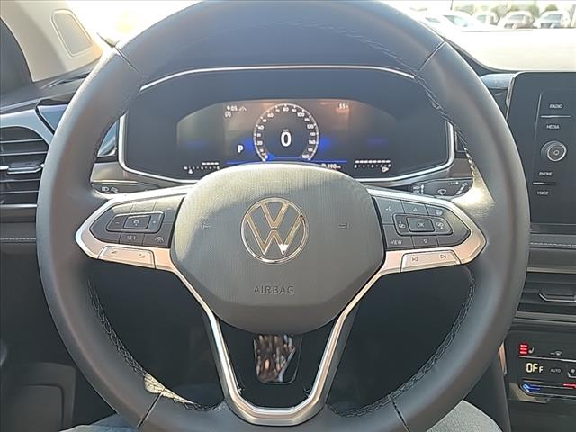 2025 Volkswagen Taos SE Black 4Motion