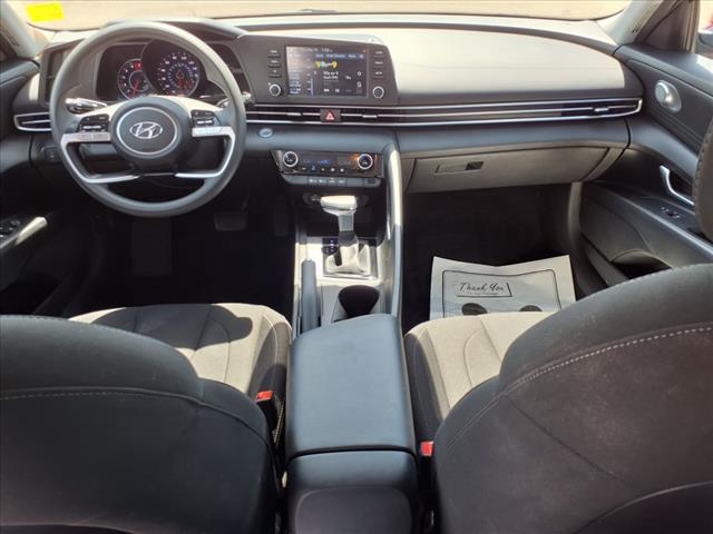 2022 Hyundai ELANTRA SEL