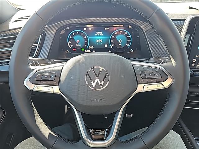 2025 Volkswagen Atlas Cross Sport SEL Premium R-Line 4Motion
