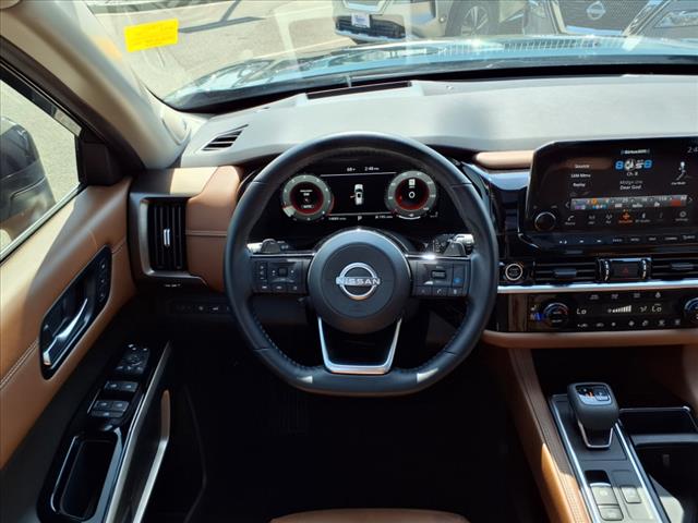 2023 Nissan Pathfinder Platinum