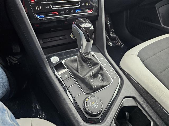 2025 Volkswagen Taos SE 4Motion