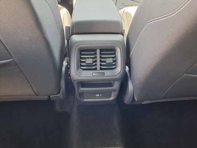 2024 Volkswagen Taos SE 4Motion