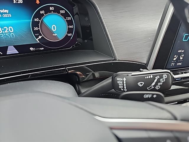 2025 Volkswagen Atlas Cross Sport SE 4Motion