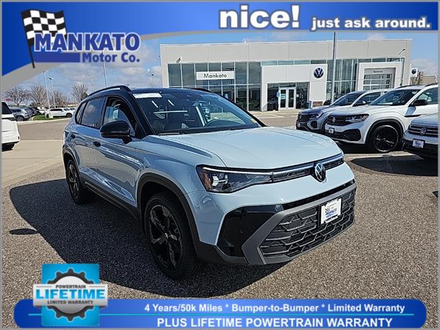 2025 Volkswagen Taos SE Black 4Motion