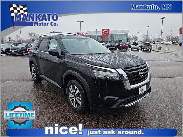 2025 Nissan Pathfinder SL