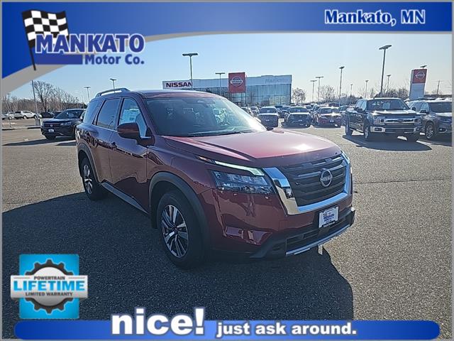 2025 Nissan Pathfinder SL