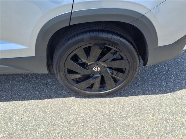 2024 Volkswagen Taos SE 4Motion